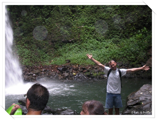 100 0080 Micha, Wasserfall, Wanderung, Dominica
